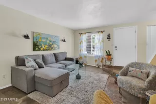 Photo #2: 6586997 Listing 