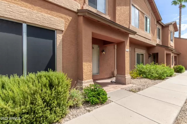 MLS: 6587032 Condo For Sale