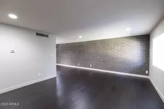 Photo #3: 6587037 Listing