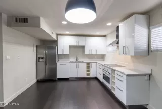 Photo #4: 6587037 Listing