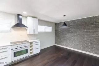 Photo #5: 6587037 Listing