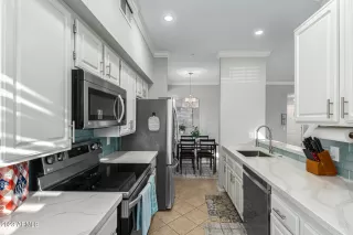 Photo #6: 6587152 Listing