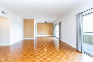 Photo #4: 6587464 Listing