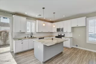 Photo #2: 6587651 Listing 