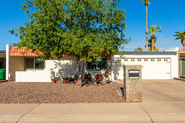 MLS: 6587721 Condo For Sale