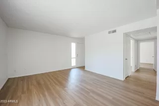 Photo #4: 6587761 Listing