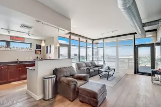 Photo #2: 6587773 Listing