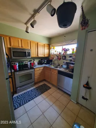 Photo #5: 6587984 Listing 