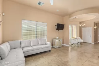 Photo #5: 6588038 Listing