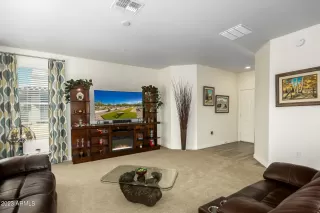 Photo #3: 6588151 Listing