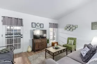 Photo #6: 6588268 Listing