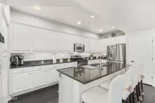 Photo #1: 6588366 Listing