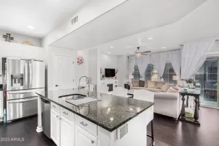 Photo #2: 6588366 Listing