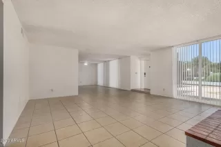 Photo #5: 6588689 Listing