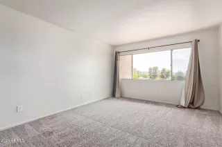 Photo #6: 6588799 Listing