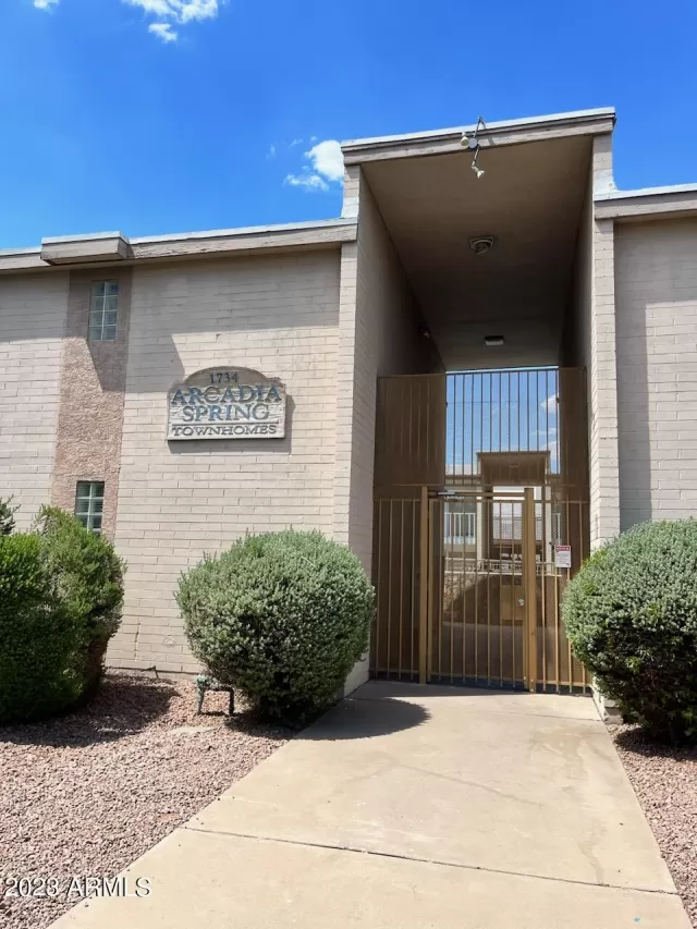 MLS: 6588808 Condo For Sale