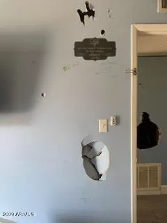 Photo #6: 6588808 Listing