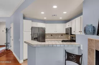 Photo #6: 6588846 Listing