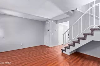 Photo #5: 6588908 Listing