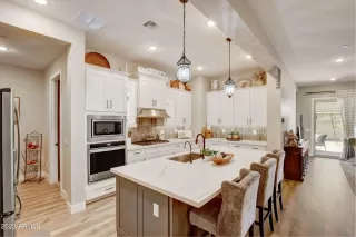 Photo #3: 6588916 Listing