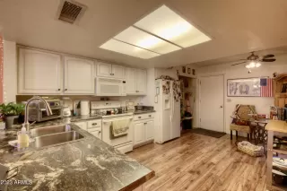 Photo #4: 6588926 Listing 