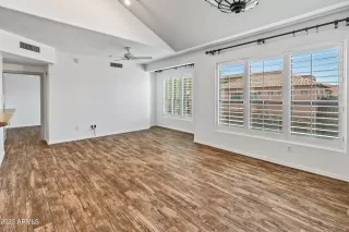 Photo #4: 6588964 Listing