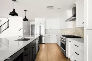 Photo #2: 6588992 Listing 