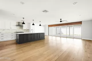 Photo #4: 6588992 Listing 