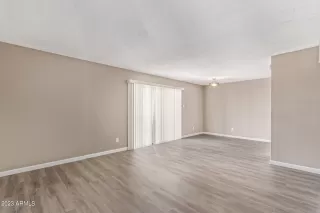 Photo #4: 6589000 Listing 