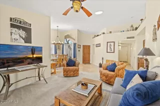 Photo #5: 6589019 Listing