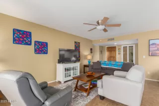 Photo #6: 6589345 Listing