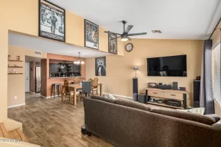 Photo #5: 6589370 Listing