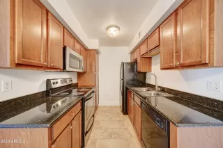 Photo #5: 6589558 Listing