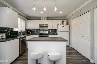 Photo #5: 6589585 Listing 