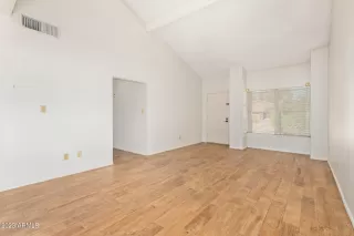 Photo #3: 6589844 Listing