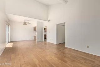 Photo #4: 6589844 Listing