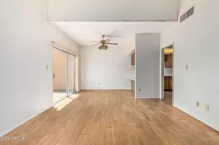 Photo #6: 6589844 Listing