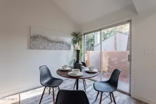 Photo #5: 6589914 Listing