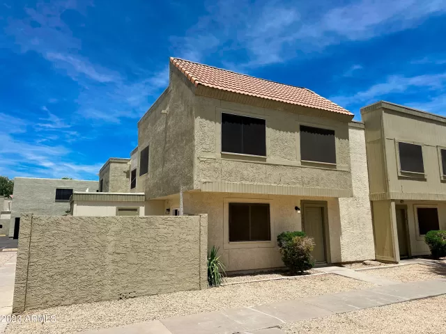 MLS: 6589922 Condo For Sale