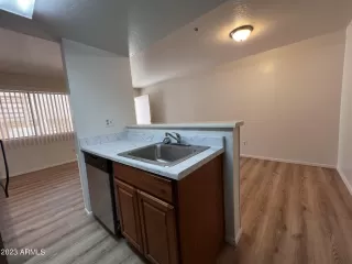 Photo #6: 6590065 Listing 