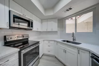 Photo #2: 6590213 Listing 