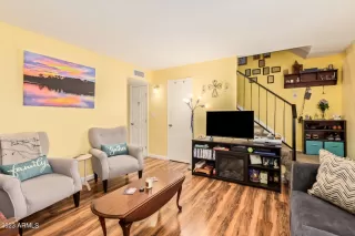 Photo #5: 6590308 Listing 