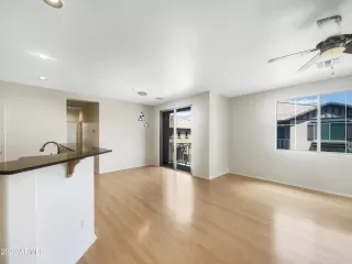 Photo #3: 6590393 Listing 