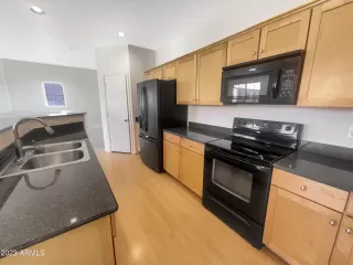 Photo #5: 6590393 Listing 