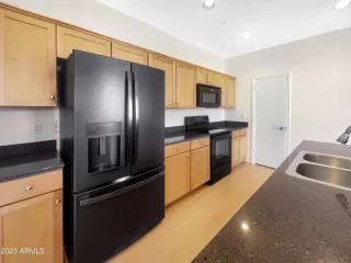 Photo #6: 6590393 Listing 