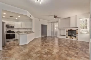 Photo #5: 6590418 Listing