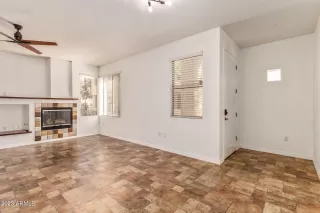 Photo #6: 6590418 Listing