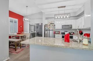 Photo #3: 6590664 Listing