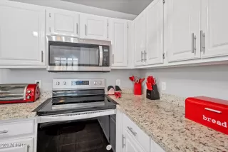 Photo #5: 6590664 Listing