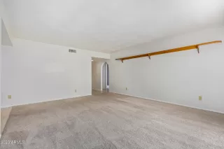 Photo #4: 6590874 Listing